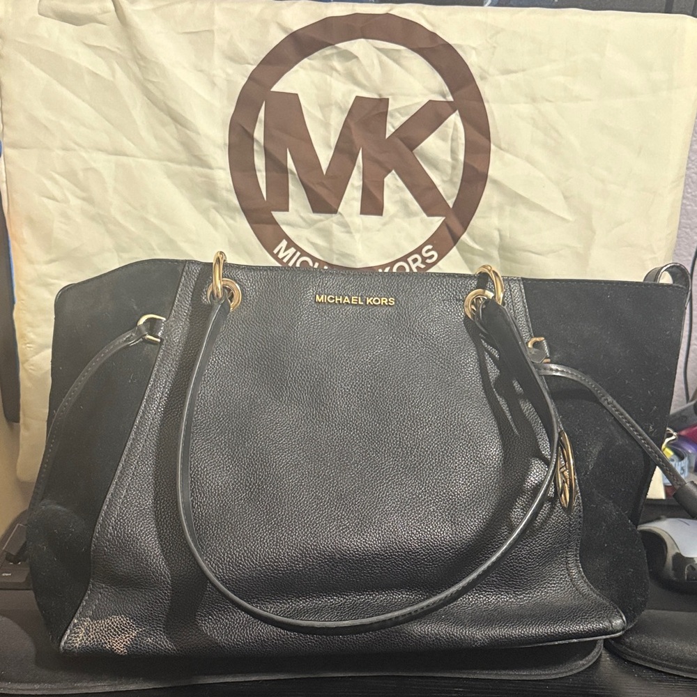 Michael Kors Black and Gold Shoulder Bag